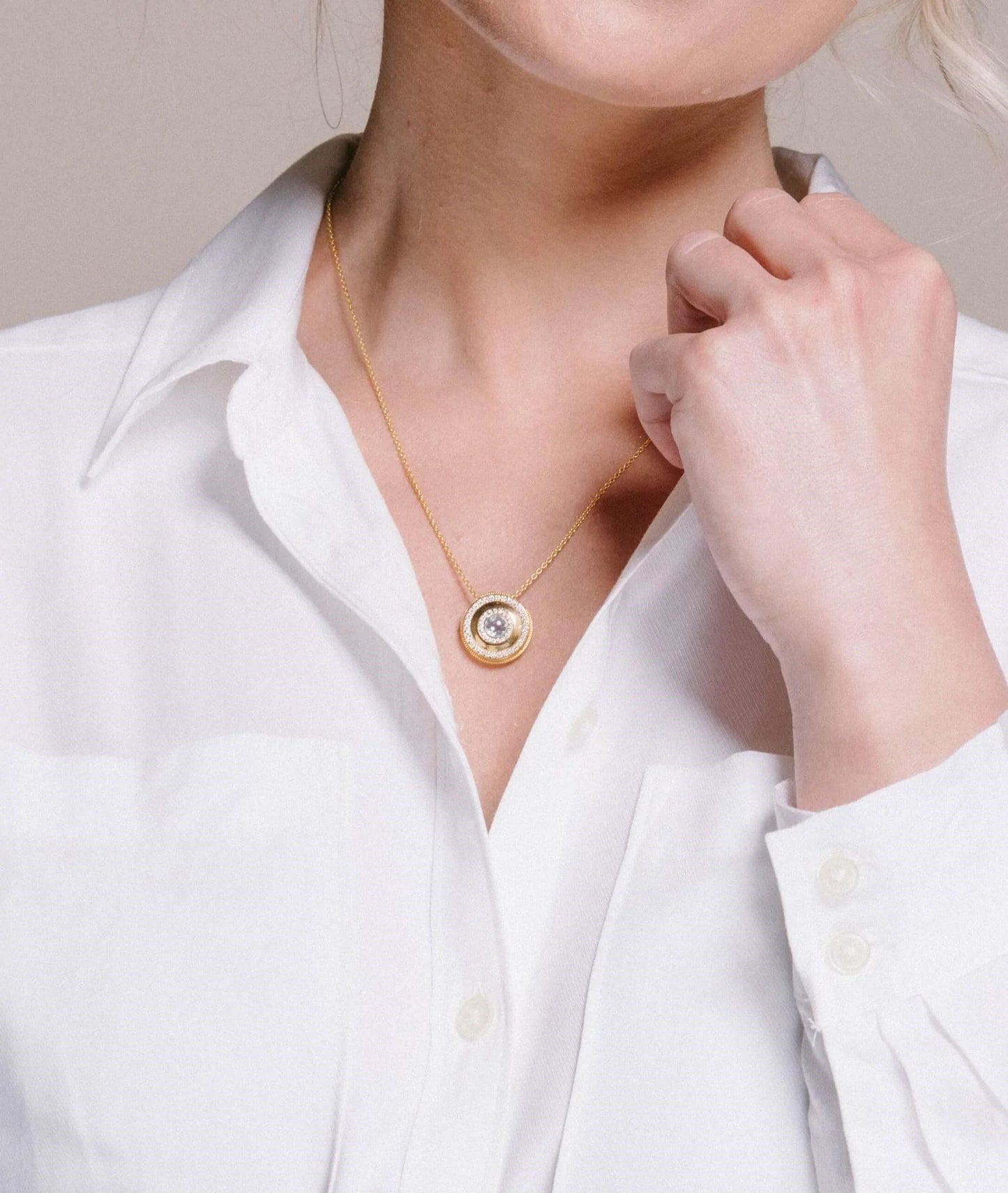 MEDALLION YELLOW GOLD